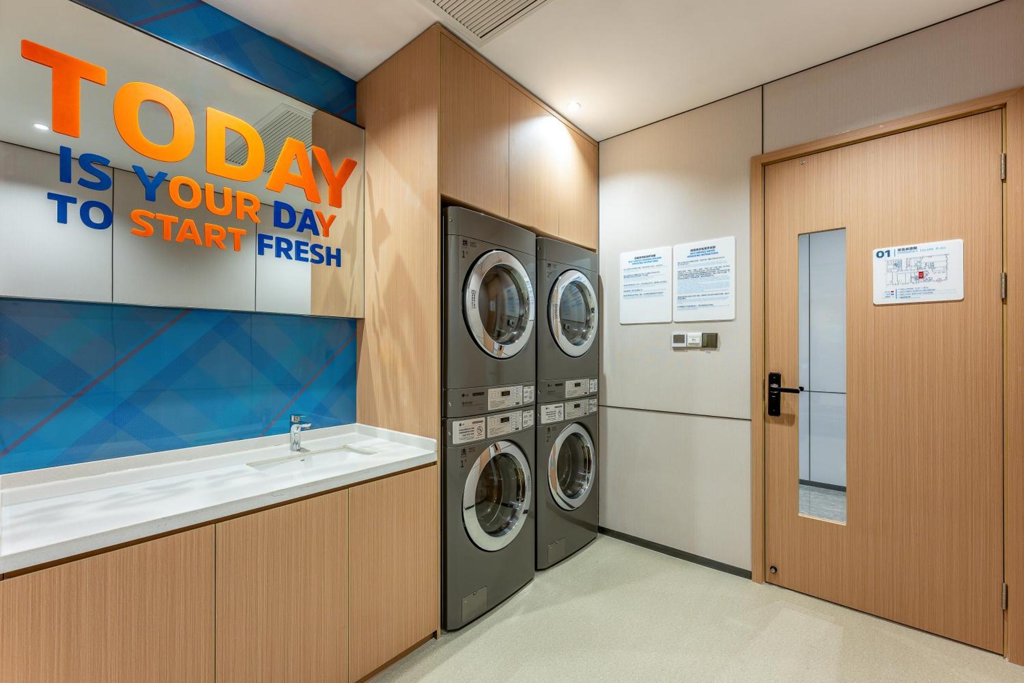 Holiday Inn Express Taizhou City Center By Ihg Exterior photo